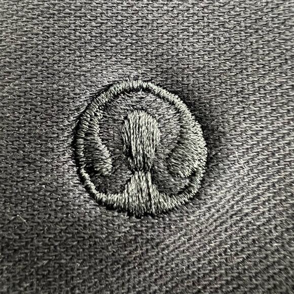 Lululemon Utilitech Relaxed Fit High Rise
Short Black Shorts Size 12 - Picture 6 of 7